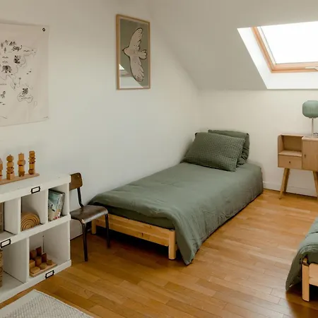 Logement Entier Ou A Partager Dans Maison Familiale A Rueil Malmaison, Proche De Paris La Defense Exterior photo