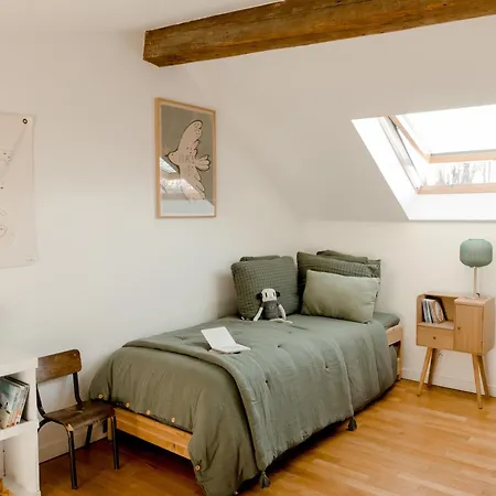 Logement Entier Ou A Partager Dans Maison Familiale A Rueil Malmaison, Proche De Paris La Defense Exterior photo