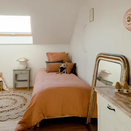 Logement Entier Ou A Partager Dans Maison Familiale A Rueil Malmaison, Proche De Paris La Defense Exterior photo