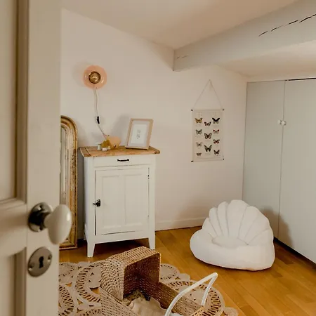 Logement Entier Ou A Partager Dans Maison Familiale A Rueil Malmaison, Proche De Paris La Defense Exterior photo
