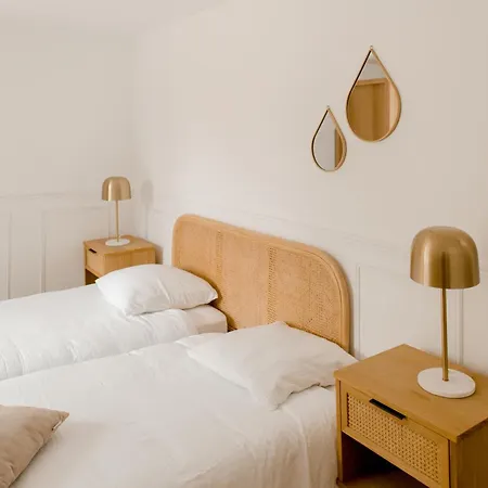 Logement Entier Ou A Partager Dans Maison Familiale A Rueil Malmaison, Proche De Paris La Defense Exterior photo