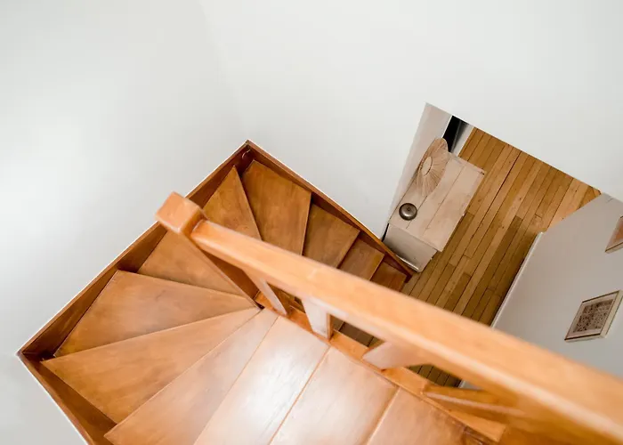 Logement Entier Ou A Partager Dans Maison Familiale A Rueil Malmaison, Proche De Paris La Defense